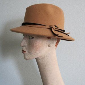vintage classic 1960s fedora in tan wool felt
